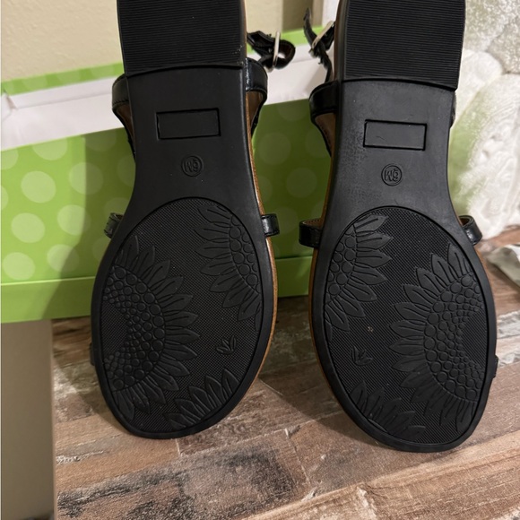 Madeline Stuart Sadie sandals. Size 6 M in black. Never worn. - Picture 3 of 4